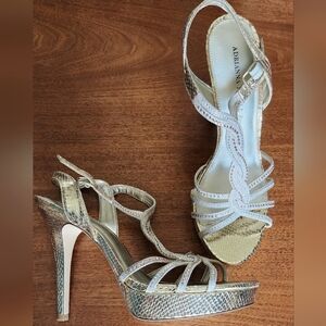 ADRIANNA PAPELL BOUTIQUE gold & metallic rhinestone strappy sandals, sz: 9.5